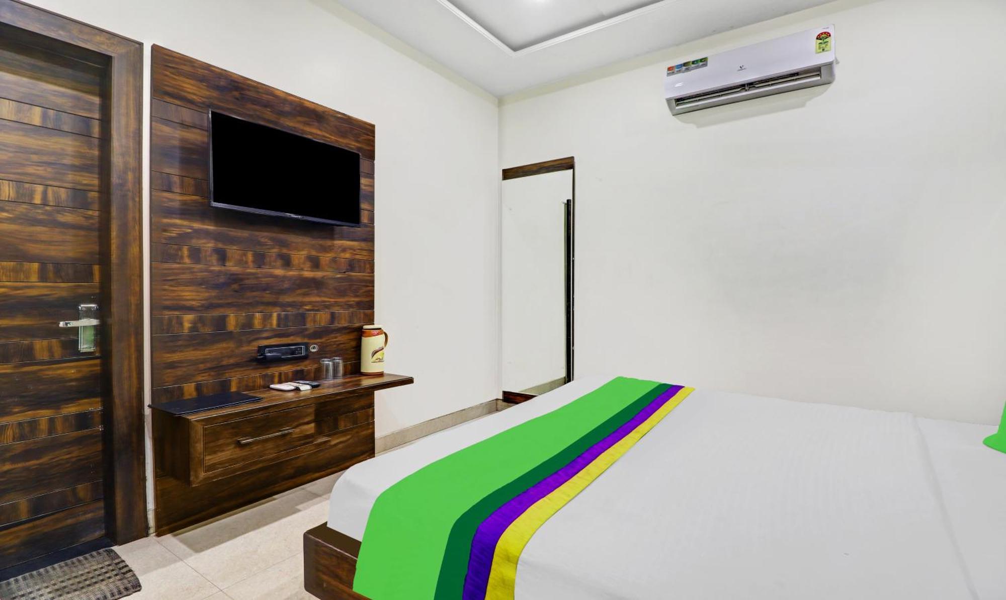Itsy Hotels Anjali Mahal 500, Mtrs From Mathura Railway Station Экстерьер фото