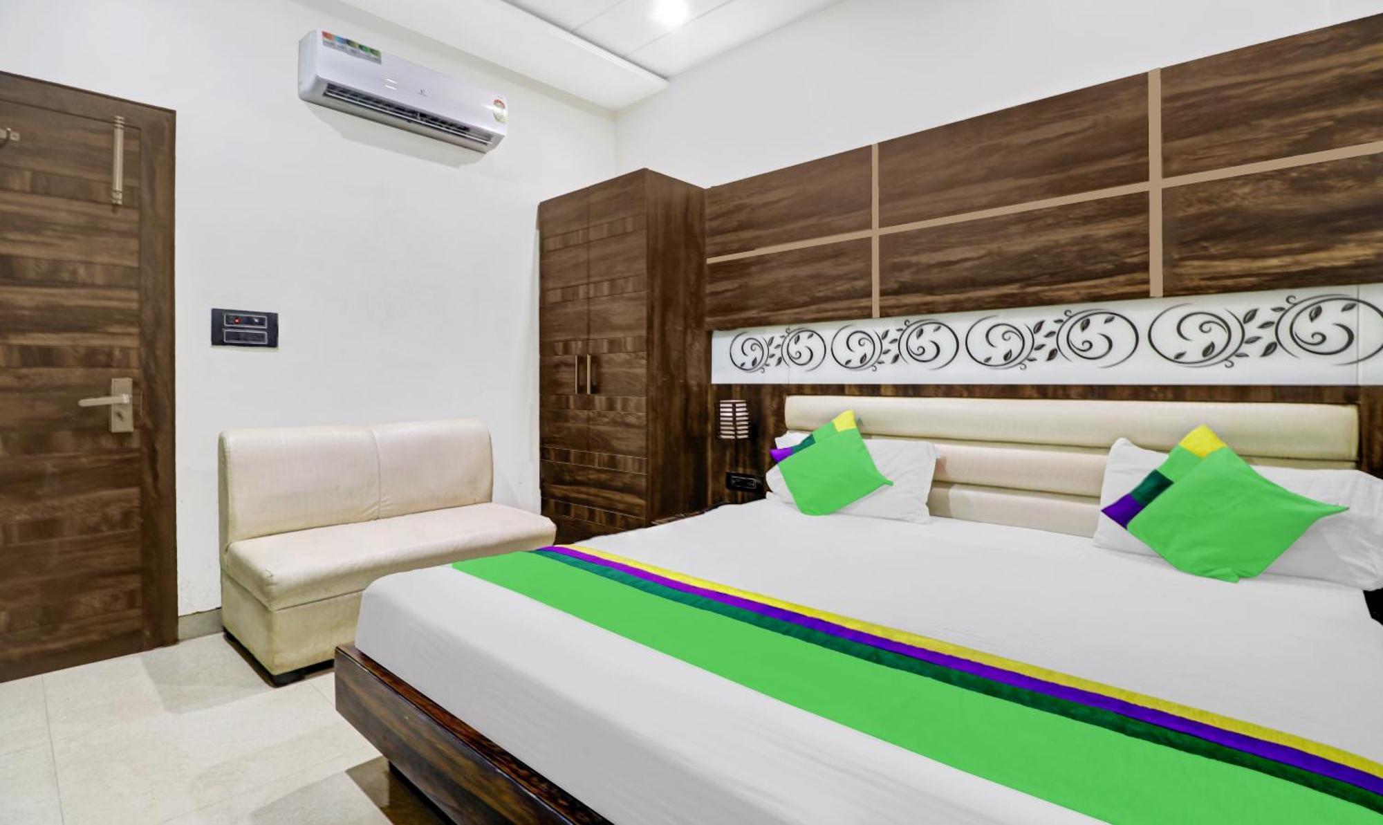 Itsy Hotels Anjali Mahal 500, Mtrs From Mathura Railway Station Экстерьер фото