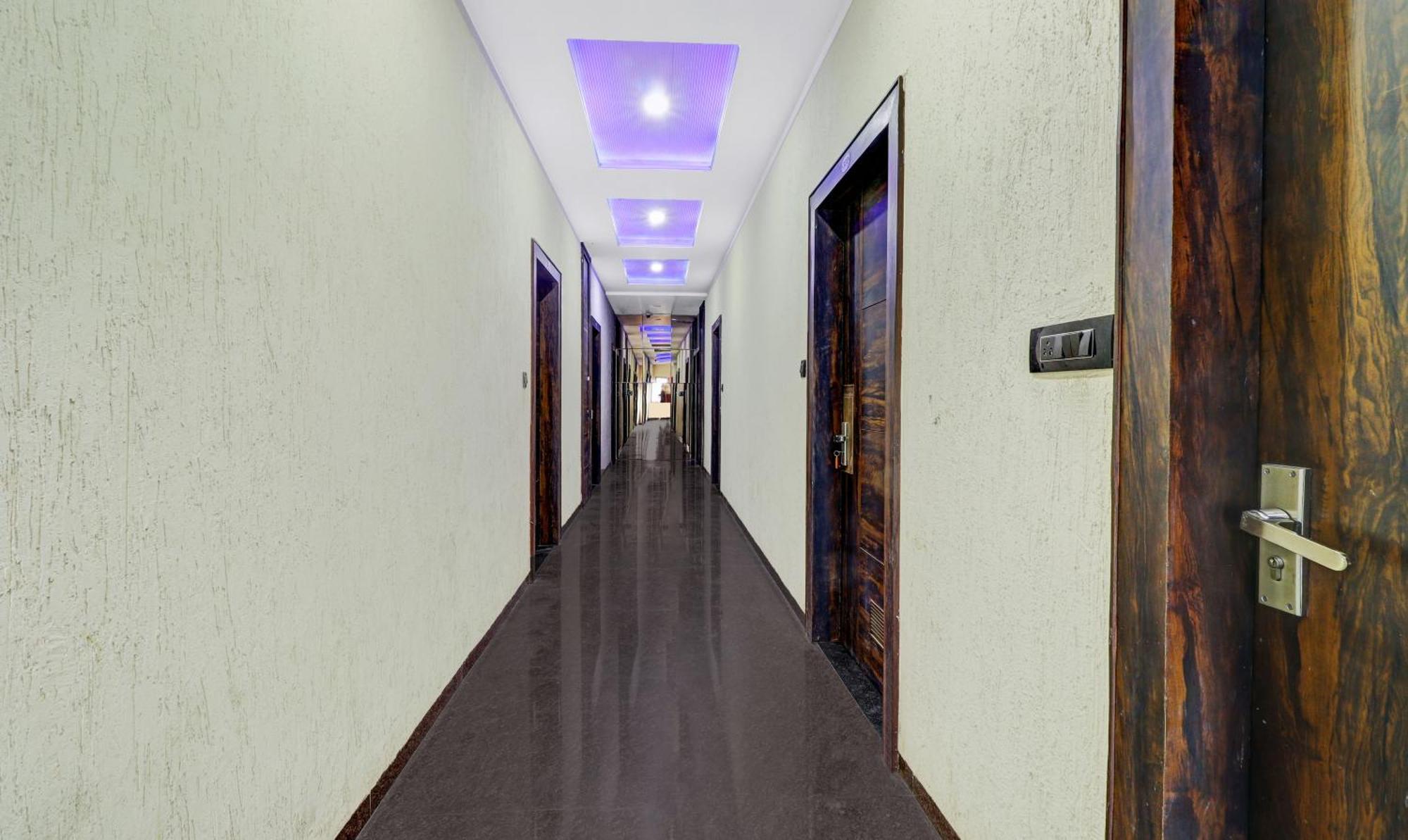 Itsy Hotels Anjali Mahal 500, Mtrs From Mathura Railway Station Экстерьер фото