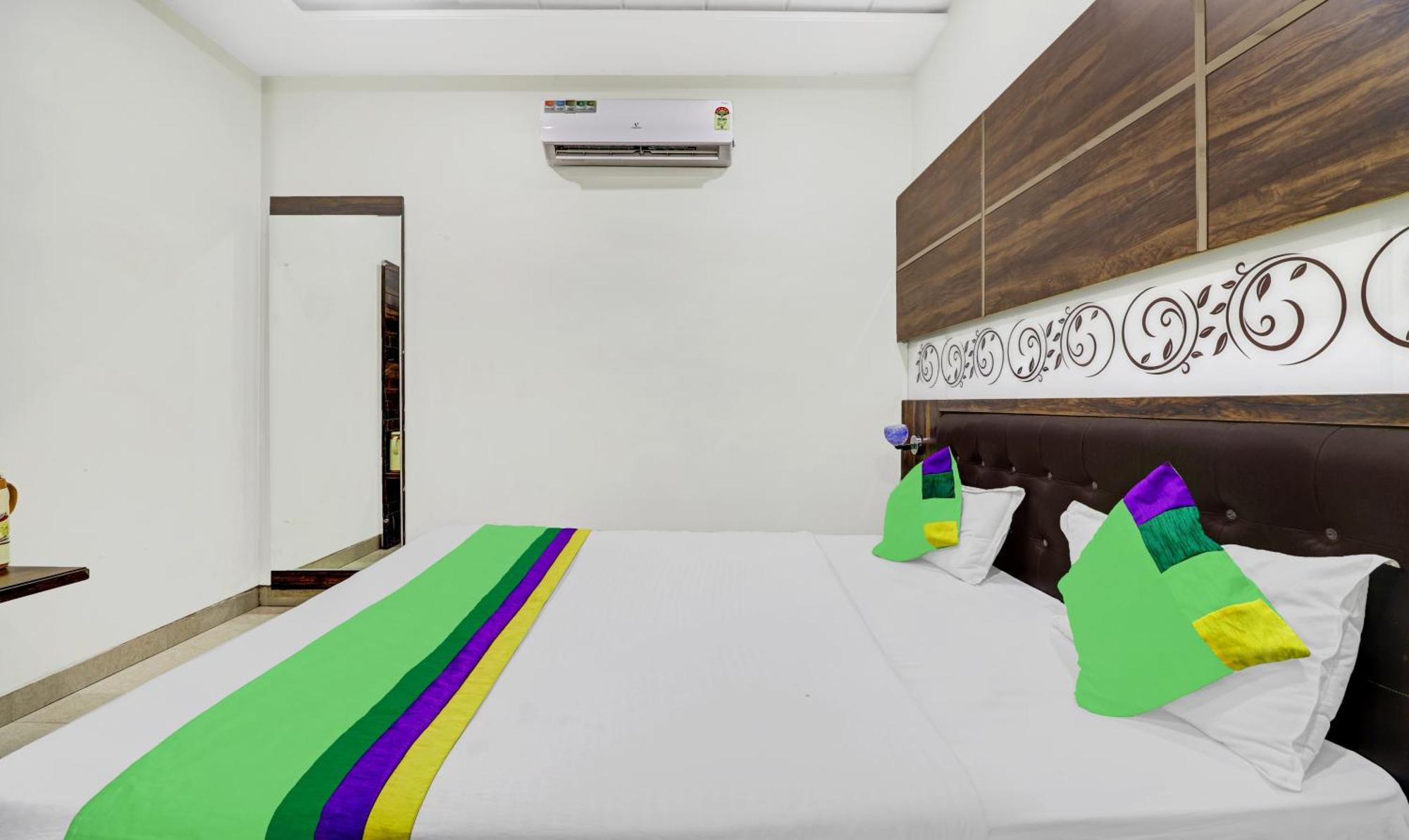Itsy Hotels Anjali Mahal 500, Mtrs From Mathura Railway Station Экстерьер фото