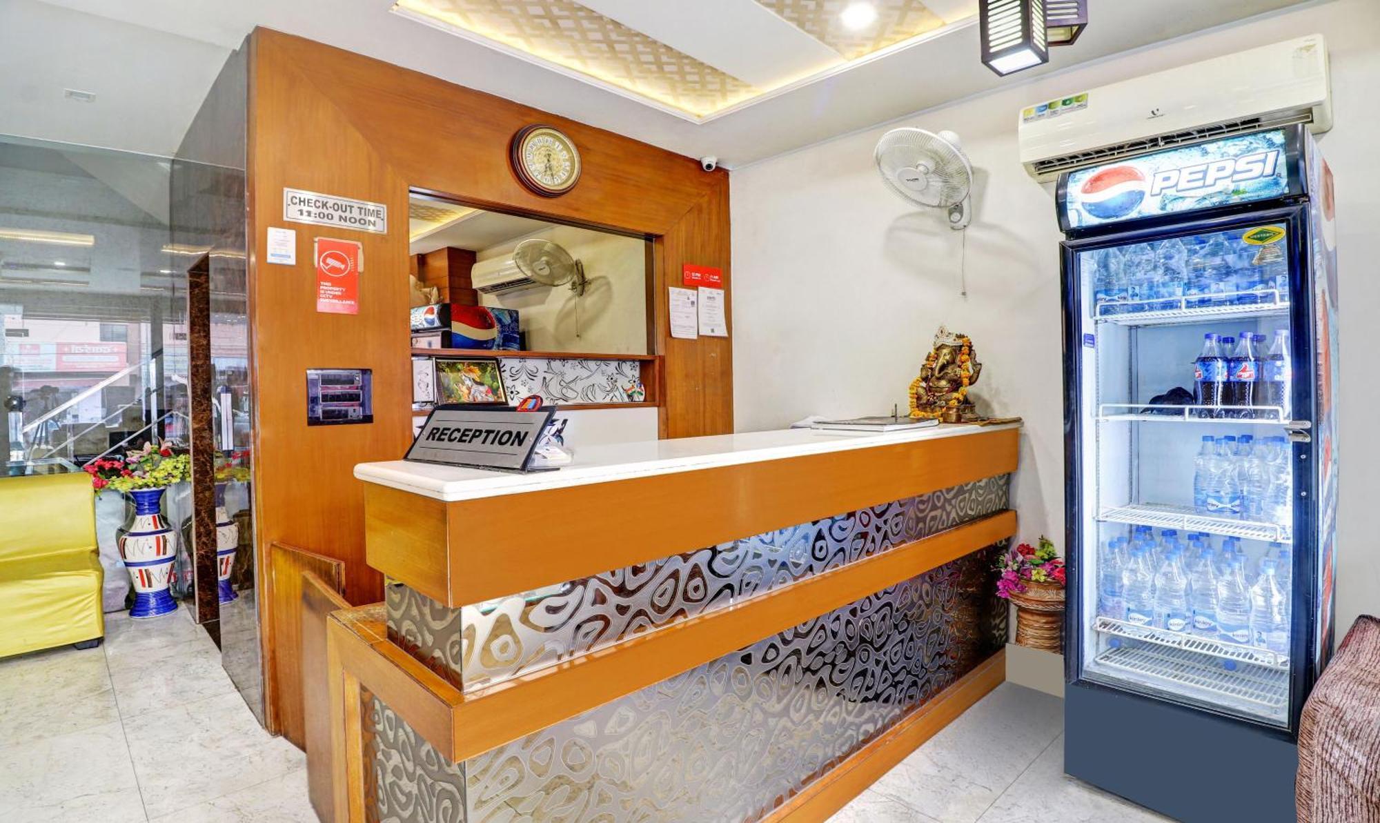 Itsy Hotels Anjali Mahal 500, Mtrs From Mathura Railway Station Экстерьер фото